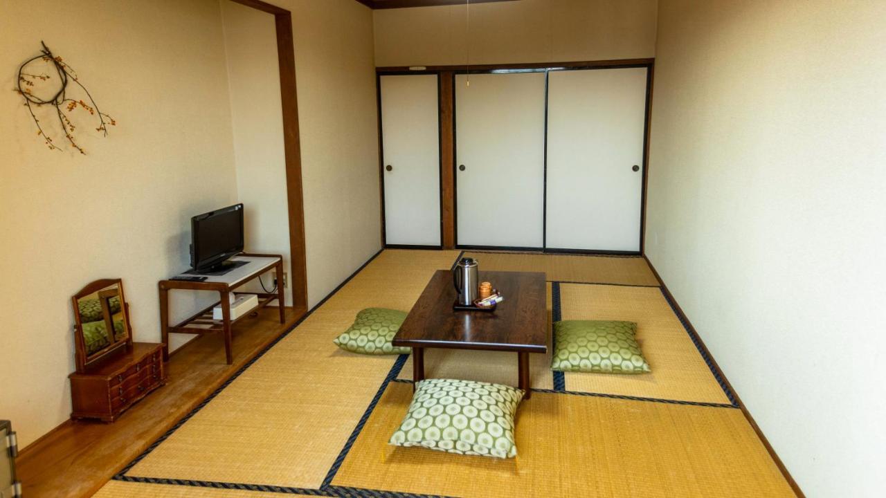 Hana Emi Kan Hakuba Bilik gambar